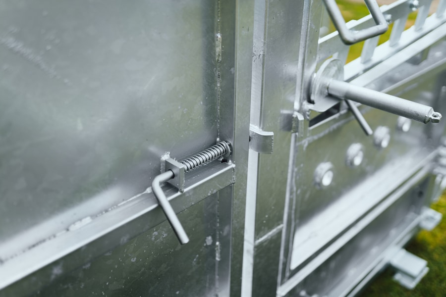 Cattle restraint cage - Image 4
