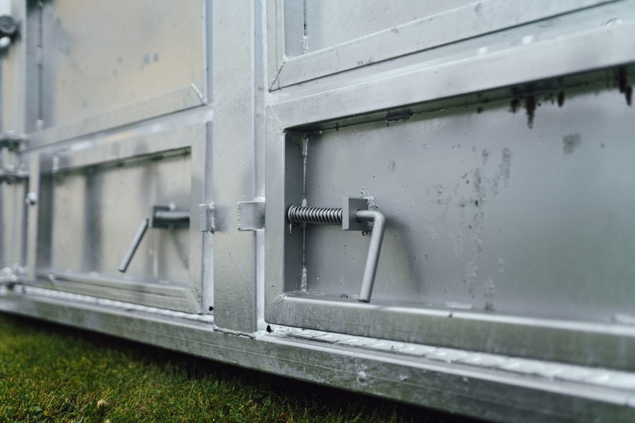 Cattle restraint cage - Image 5