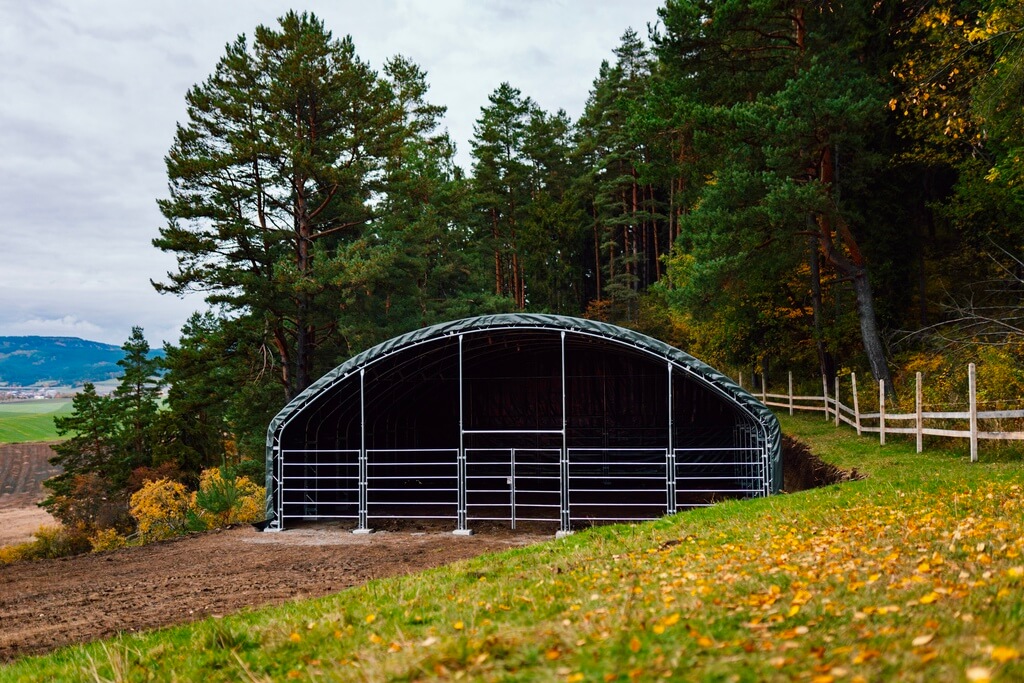 Animal shelter 12.2m x 12.2m x 5m - Image 5