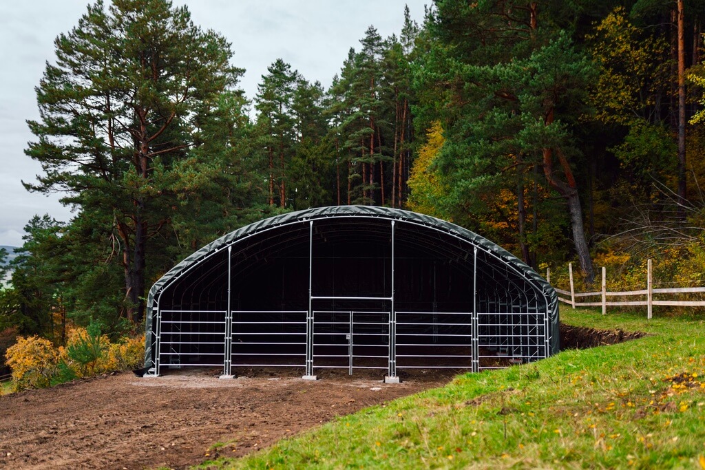 Animal shelter 12.2m x 12.2m x 5m - Image 4
