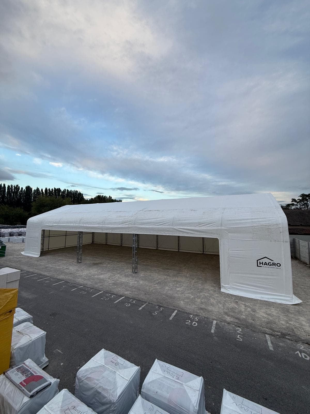 Hala Hagro 10 × 24 m s bočným vstupom – realizácia