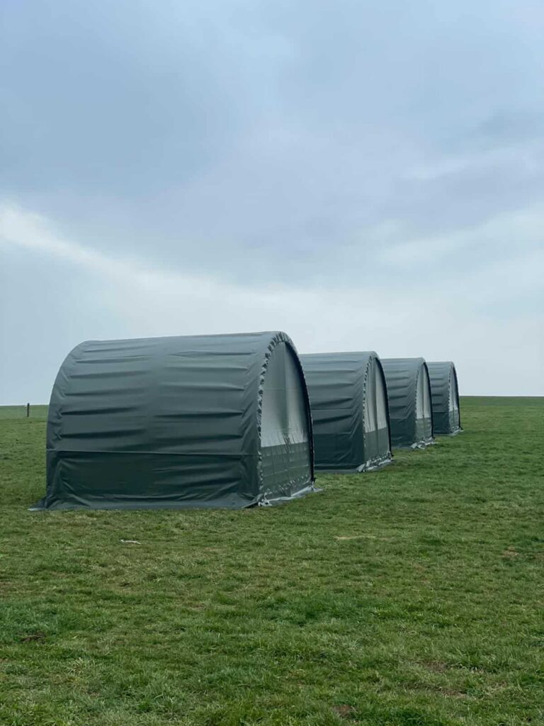 Zelené prístrešky Hagro pre zvieratá 4 × 4 m