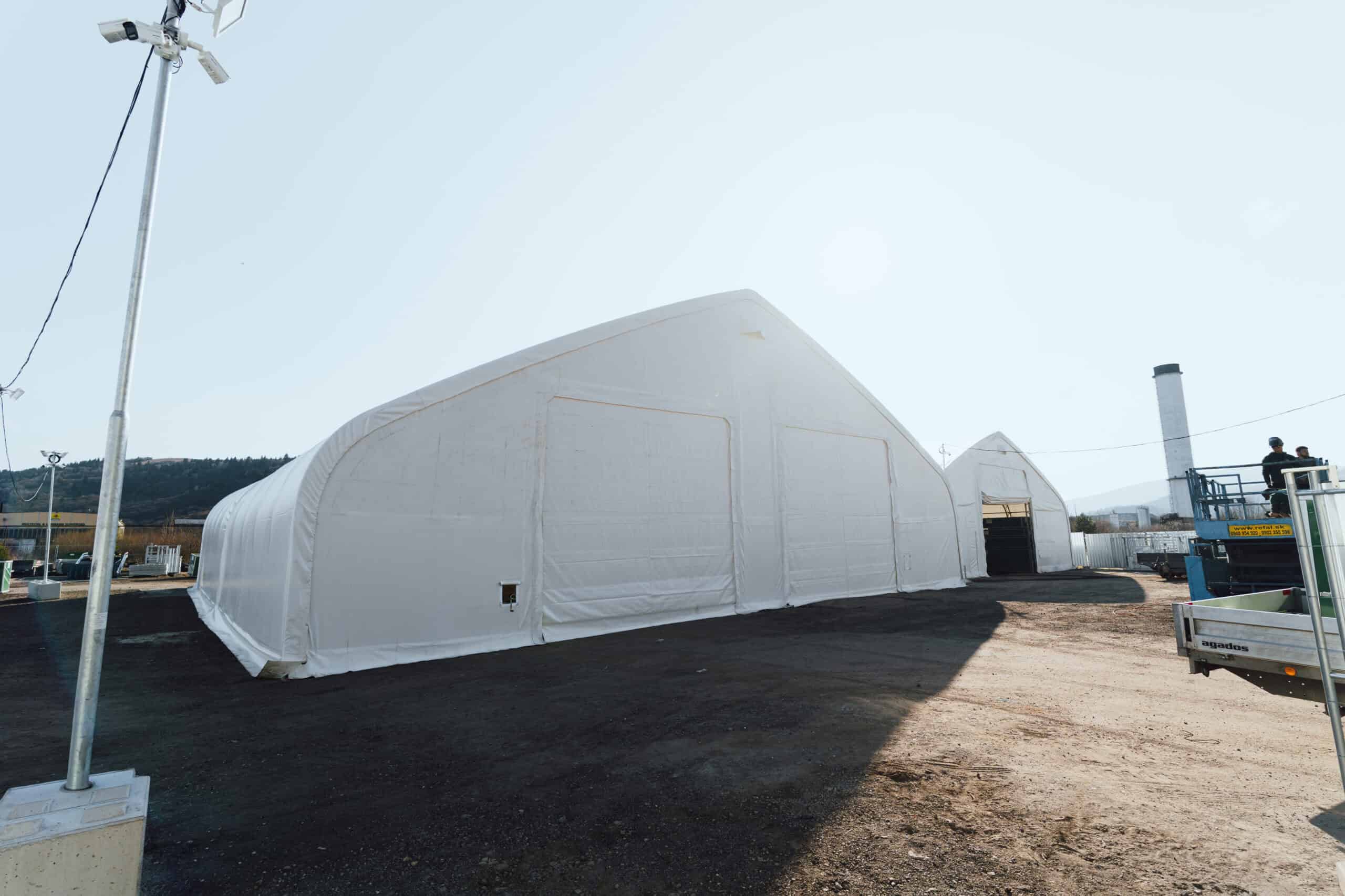 Realizácia sedlovej plachtovej haly Hagro širokej 21.35 m